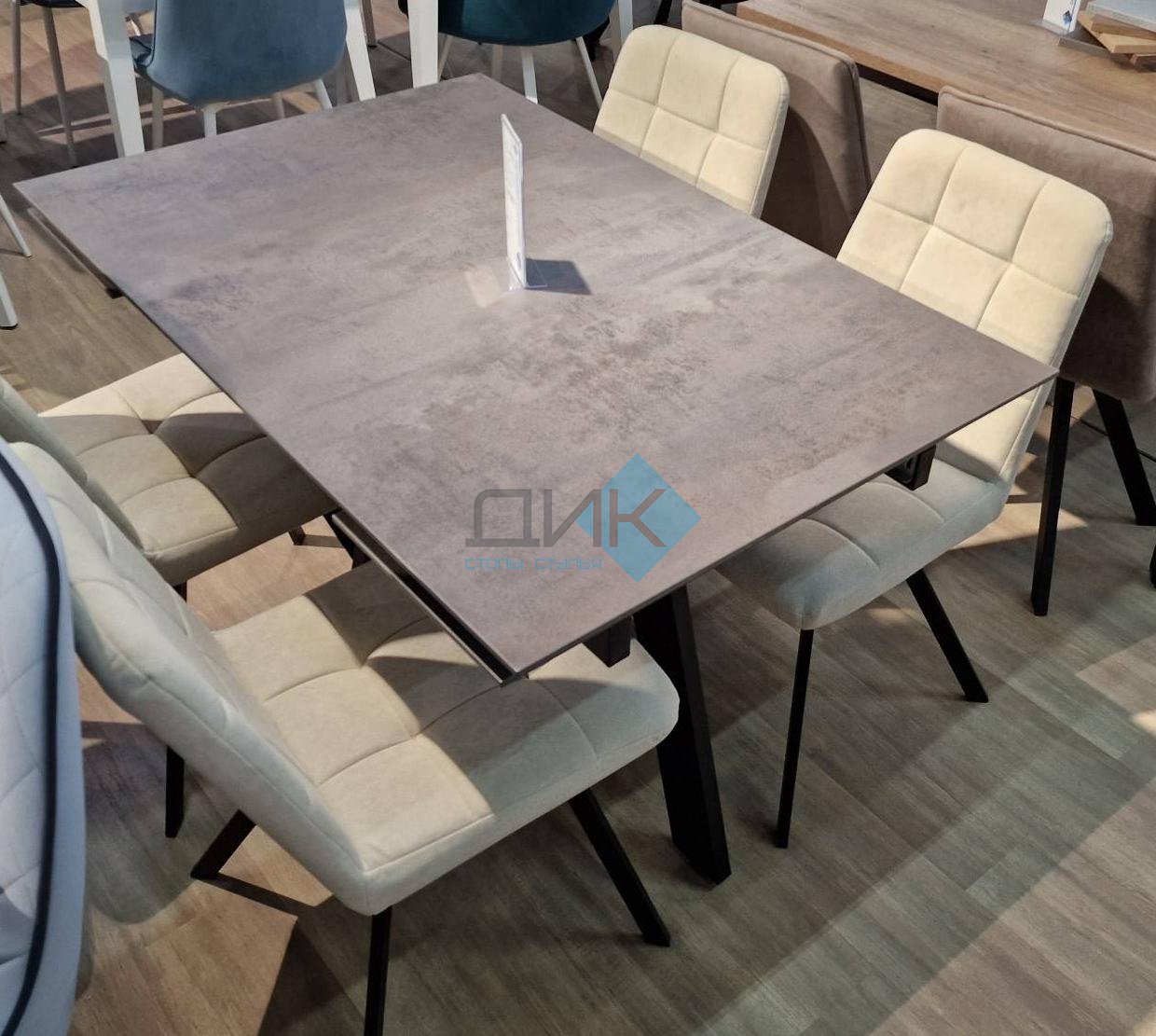 Стол DikLine DM120